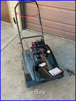 Briggs & Stratton 1022 Model 22 Inch 208cc Single Stage Thrower Gas Snow Blower