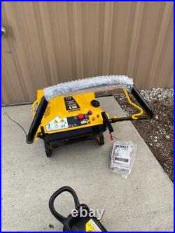 DEWALT 31pm2v6ha38 21 in. 208 cc Electric Start Gas Single-Stage Snow Blower