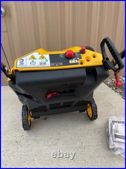 DEWALT 31pm2v6ha38 21 in. 208 cc Electric Start Gas Single-Stage Snow Blower