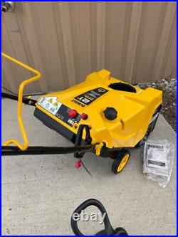 DEWALT 31pm2v6ha38 21 in. 208 cc Electric Start Gas Single-Stage Snow Blower