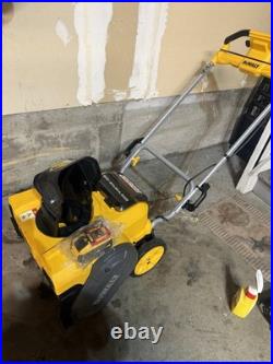 DEWALT 60V MAX 21 in Single Stage Cordless Snow Blower DCSNP2142 with Battery