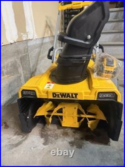 DEWALT 60V MAX 21 in Single Stage Cordless Snow Blower DCSNP2142 with Battery