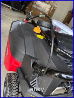 Gas Snow Blower, 21-inch 212cc Single Stage with 4-Stroke Engine DB7006B Gas Snow Blower, 21-inch 212cc Single Stage with 4-Stroke Engine DB7006B