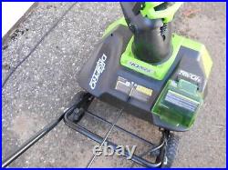 Greenworks 20 Snow Blower With 40v Battery And Charger Excellent Condition