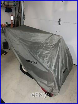 HONDA HS1132 11hp 32 Snowblower with Tracks. LED Light and Cover