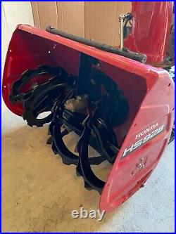 Honda HS928 Tracked Snow Blower 28 inches Wide Great Condition