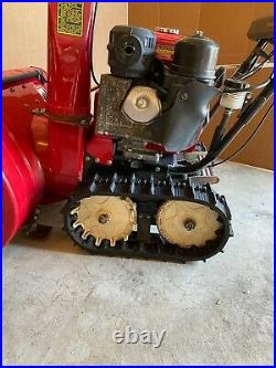 Honda HS928 Tracked Snow Blower 28 inches Wide Great Condition