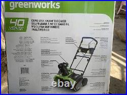 New Greenworks 40V 20-in Cordless Brushless Snow Blower 4.0 Ah Battery & Charger