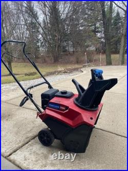 Toro Power Clear 721 E Snow Blower 38753