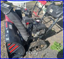 Troy-Bilt storm tracker 2690 Snow Blower 26 in Clearing Width Black